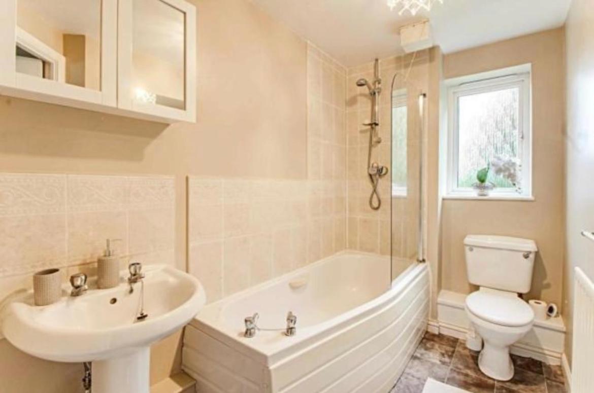 The Wickets - 2 Bedroom Apartment Overlooking Cricket Club Marton-in-Cleveland Εξωτερικό φωτογραφία