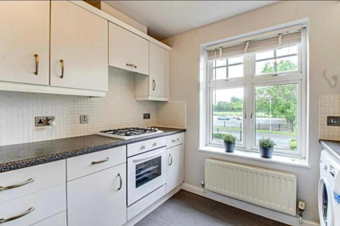 The Wickets - 2 Bedroom Apartment Overlooking Cricket Club Marton-in-Cleveland Εξωτερικό φωτογραφία