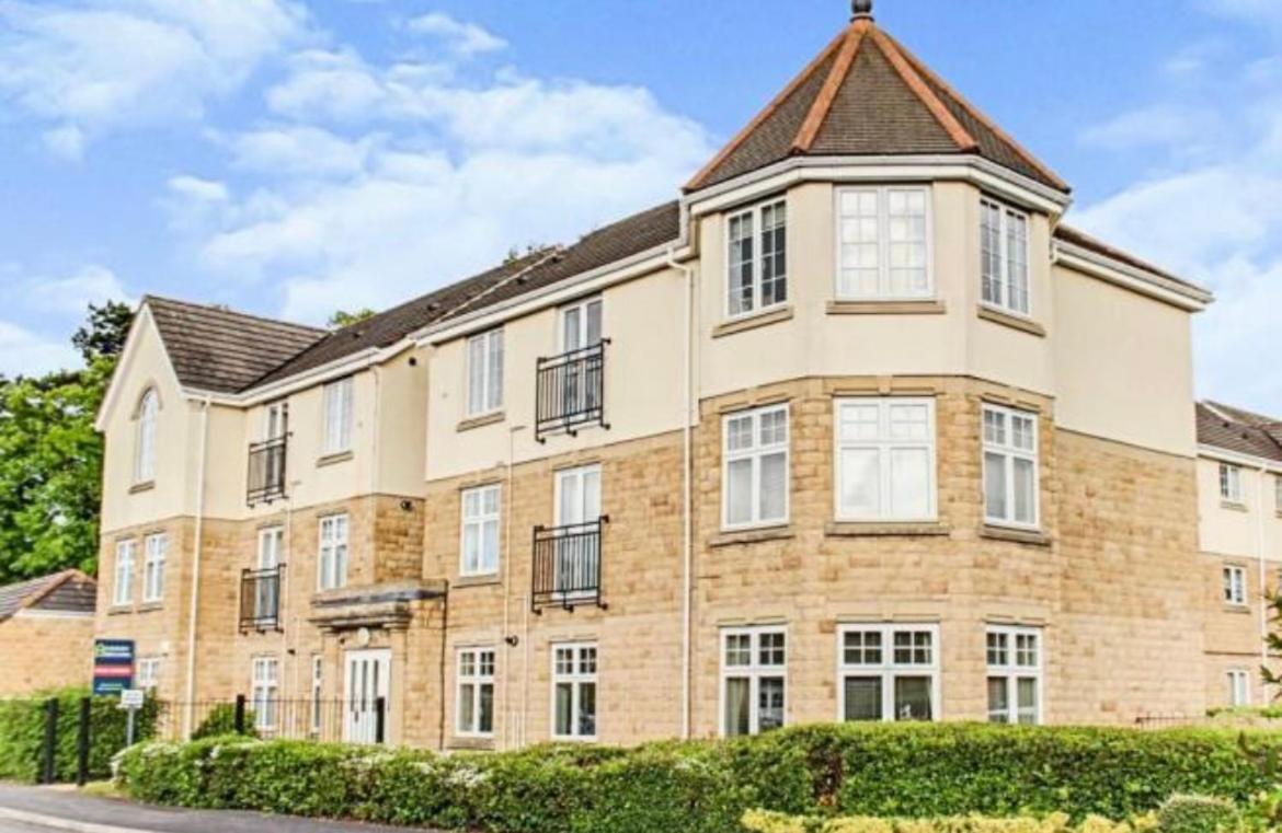 The Wickets - 2 Bedroom Apartment Overlooking Cricket Club Marton-in-Cleveland Εξωτερικό φωτογραφία