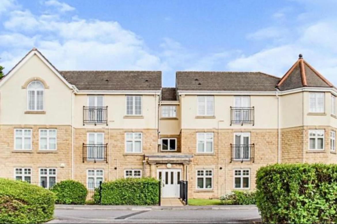 The Wickets - 2 Bedroom Apartment Overlooking Cricket Club Marton-in-Cleveland Εξωτερικό φωτογραφία